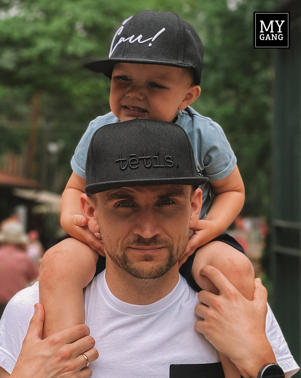 Cepure ar taisno nagu TĒTIS.