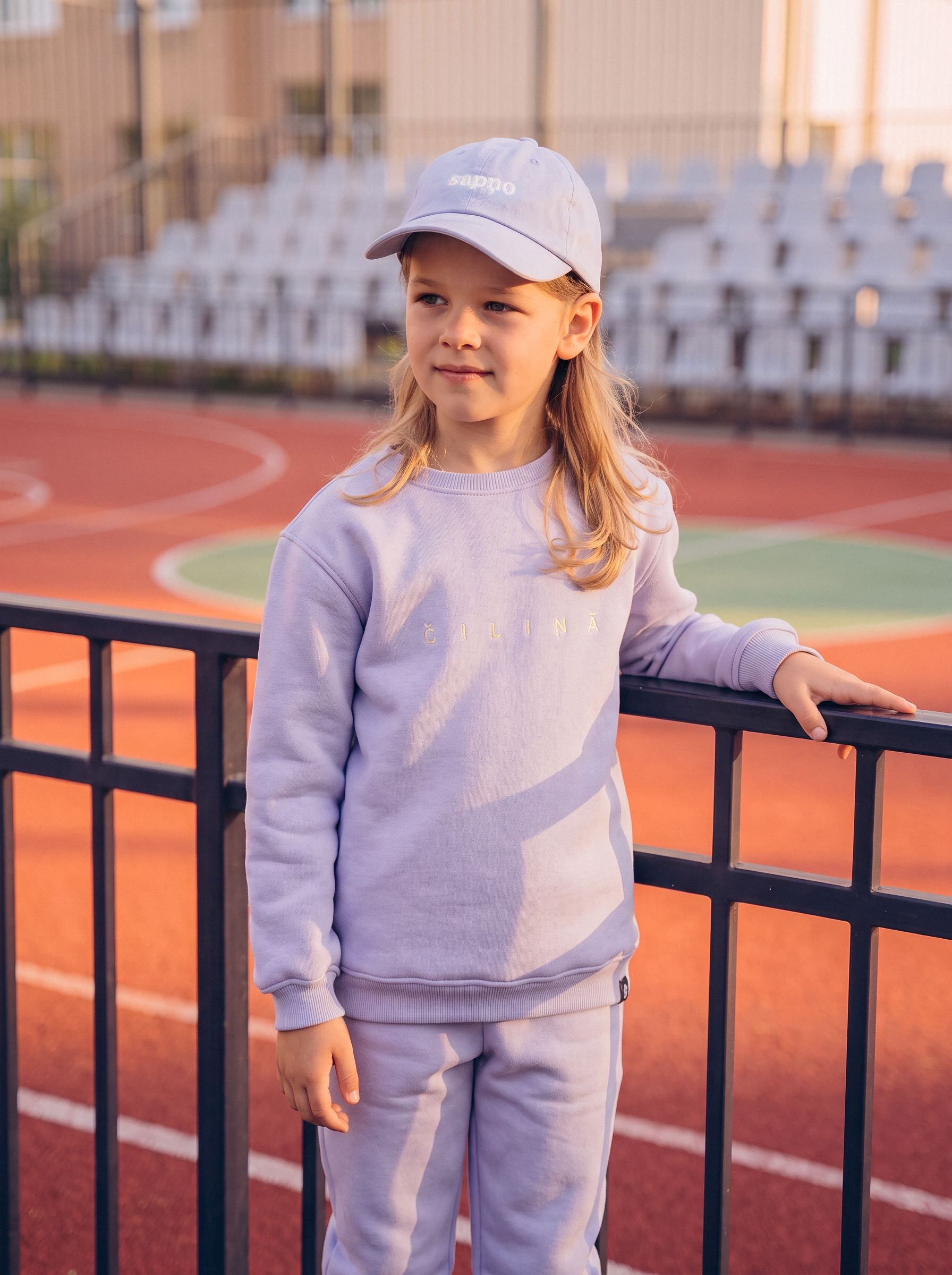 Džemperis vai Hūdijs ČILIŅĀ(mazie burtiņi)