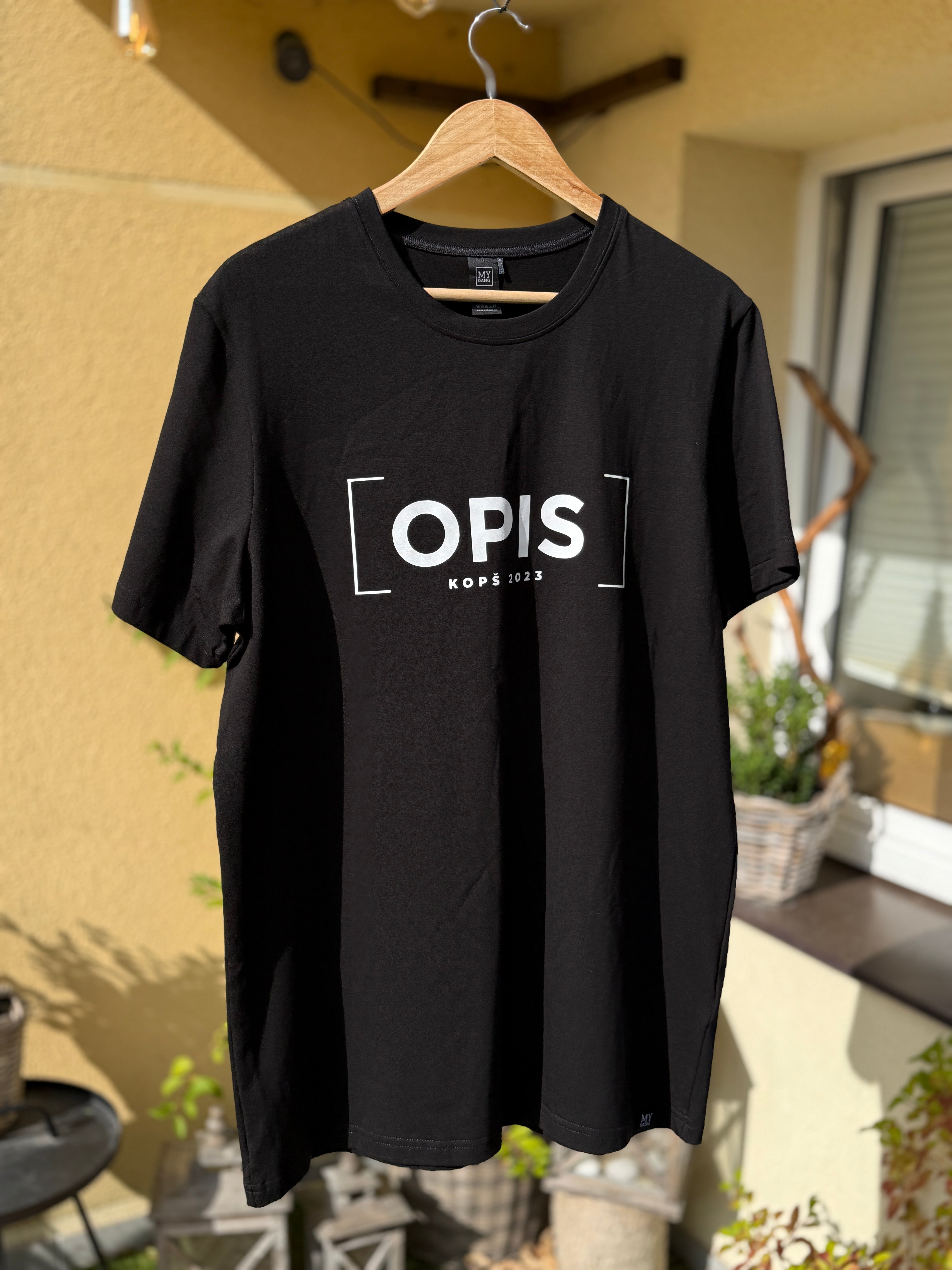T-Krekls OPIS KOPŠ 2023 (XL izmērs) vai OPIS KOPŠ 2020 (XL izmērs)