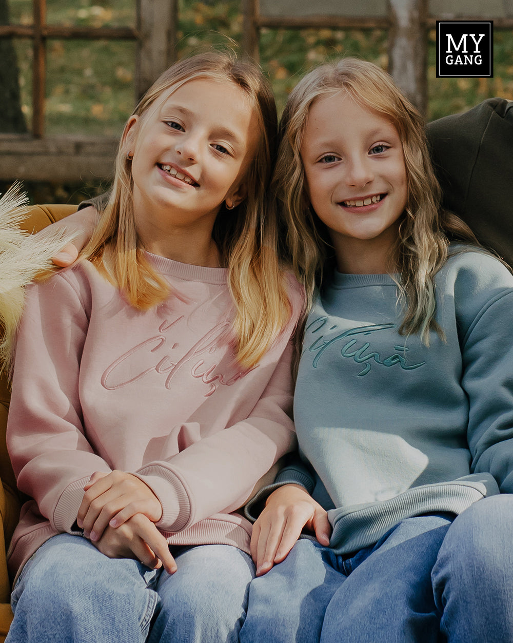 Džemperis vai Hūdijs ČILIŅĀ(slīprakstā)